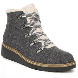 Dr Scholl’s So Cozy Booties